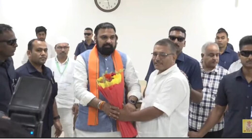 ई-व्हीकल और सोलर सेक्टर को बढ़ावा देने पर जोर, डॉ. अविनाश तिरंगा ने सीएम से की अहम चर्चा